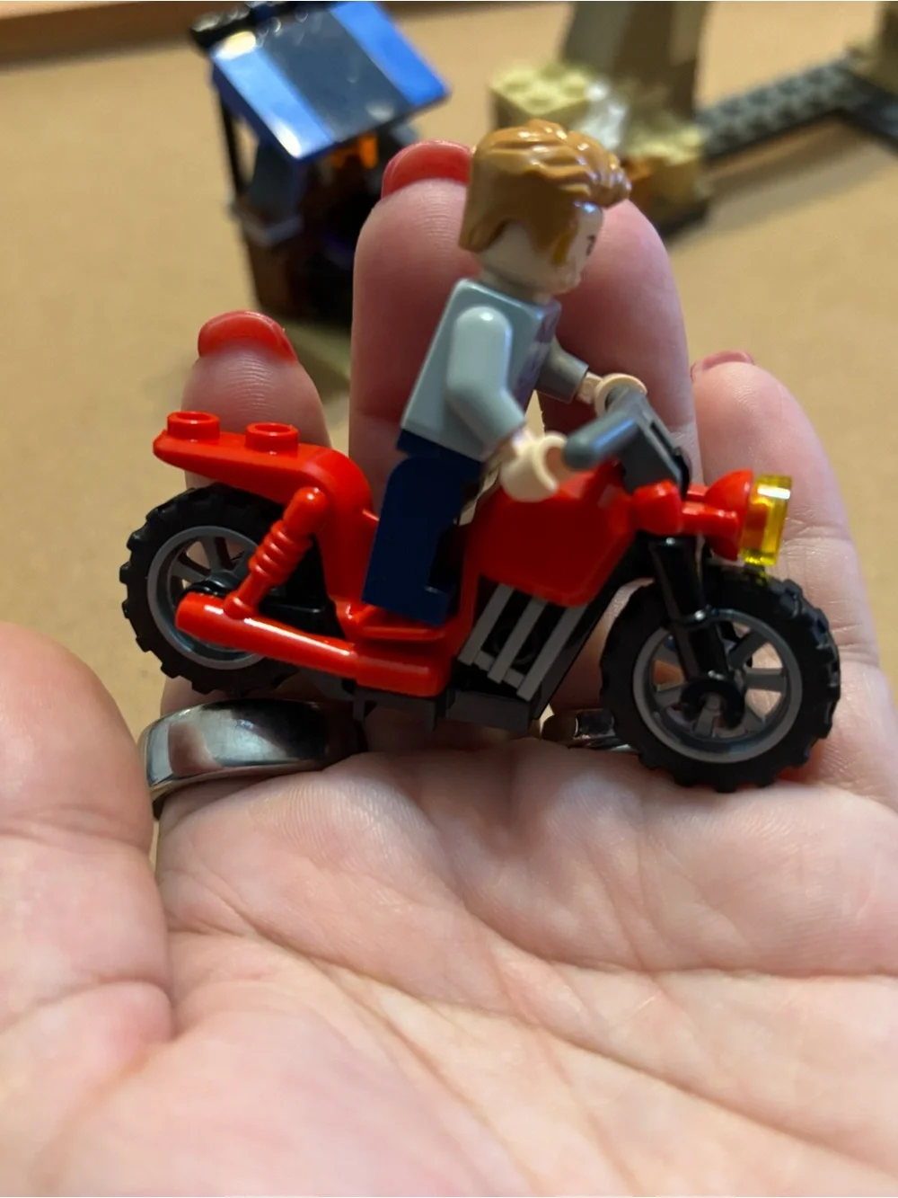Complete LEGO Jurassic World 76945 Atrociraptor Dinosaur: Bike Chase set.
